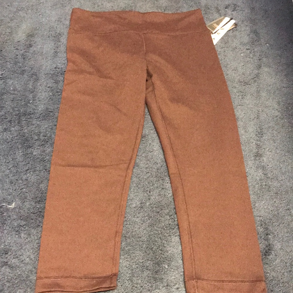 Capris burgundy color